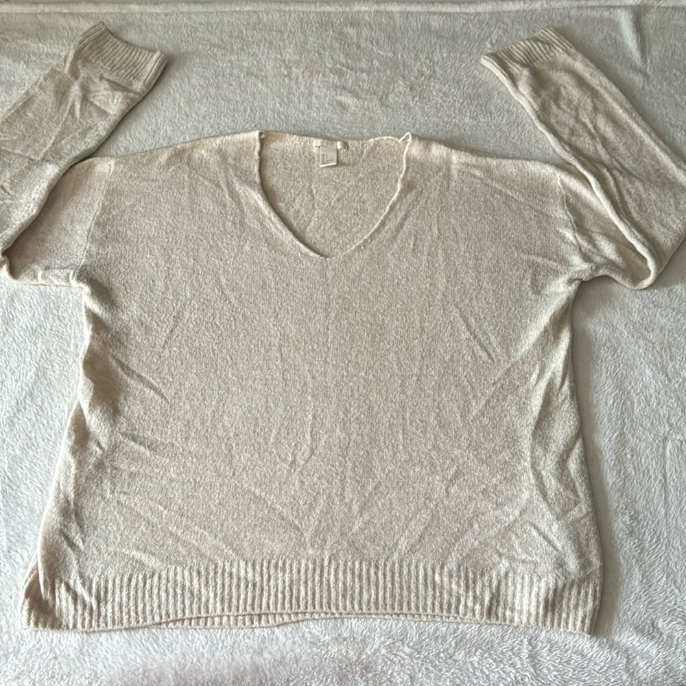 H&M lightweight sweater (S)